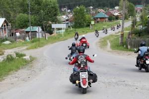 Женский Уральский мотопробег прошел через Сысерть