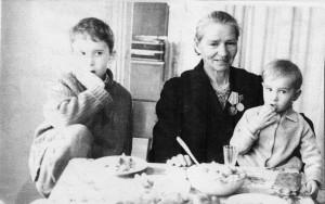 Маргарита Васильевна Иванова с внуком Мишей