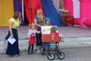 Парад колясок. Домовенок Кузя в сундучке