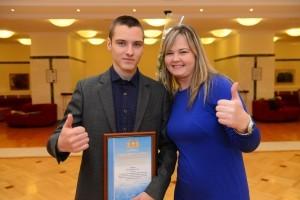 Руслан Ярушин и старший мастер производственного обучения Е. А. Котегова 