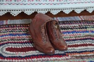 Сапожки Августы Степановны Бажовой