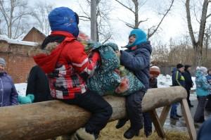 бой подушками