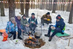 Команда школы N23 отдыхает после маршрута