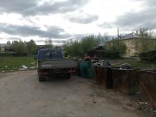 Мусор в двухэтажках