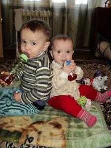 Терешковы Илья и Соня (8 мес и 1,5 года)