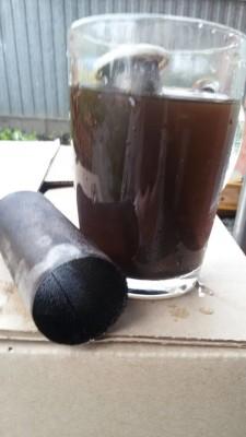 Фильтр, забитый торфом и вода