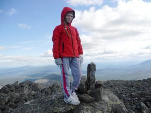 НА ВЕРШИНЕ ГОРЫ