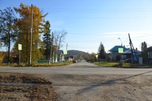 Канаву заделали и гоняют машины