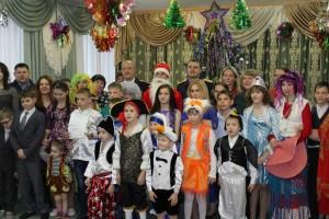 Полицейские общаются с детьми