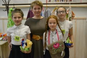 Ученики 15 школы с педагогом О. В. Мальцевой, олимпиада швейного мастерства