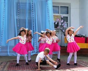 младшая танцевальная группа Ритм