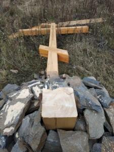 Крест спилили