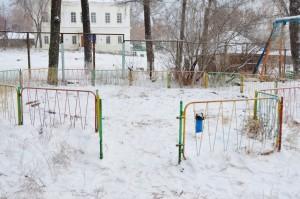 демонтируют карусели в парке культуры