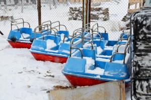 демонтируют карусели в парке культуры