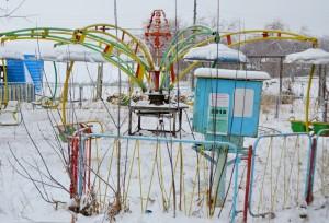 демонтируют карусели в парке культуры