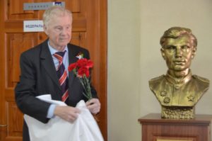 Торжественное открытие памятных бюстов в суде