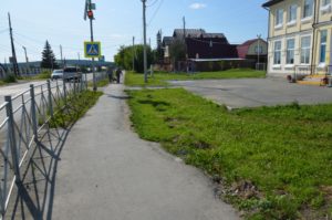 Убрали ограждение у школы №15