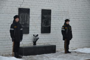 дань героям митинг