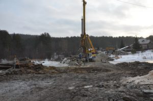 Строится мост в селе Кашино