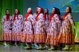 танцевальный коллектив Рябинушка Октябрьский дом культуры