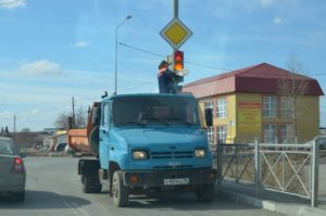 Моют светофоры