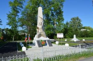 Памятники в Щелкуне