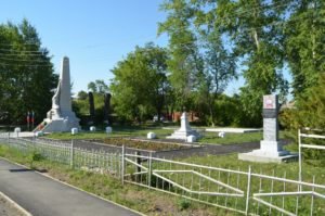 Памятники в Щелкуне