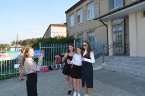 Восьмиклассницы в Октябрьском
