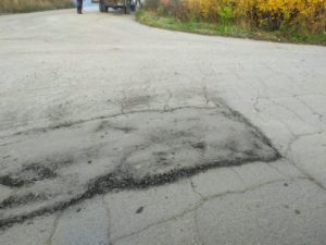 Дорога в Большом Седельникове ямочный ремонт