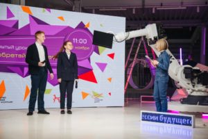 Даша Гордеева на съемках в Москве