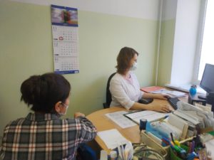 Врач-гинеколог Светлана Алексеевна Цапаева ведет прием в прежнем кабинет