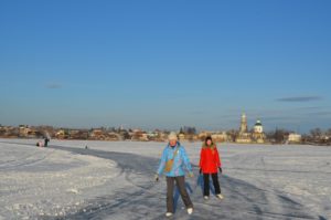 Каток на пруду