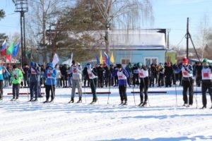 На старте забега_лыжня ПАО КЗФ 2021