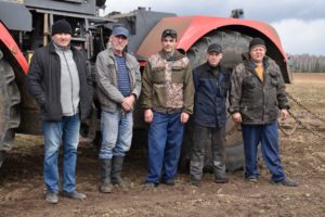 Механизаторы в ОА "Щелкунское"