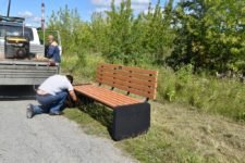 Экологический десант: скамейки ко дню города