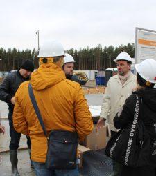 Депутаты на стройке нижнетагильского МСК