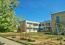 Выпустили 800 дошколят