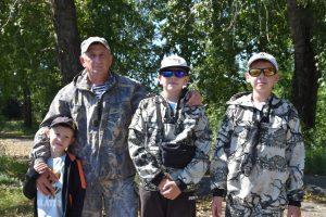 Пироговы - Андрей Анатольевич с внуками Кириллом, Тимуром и Никитой